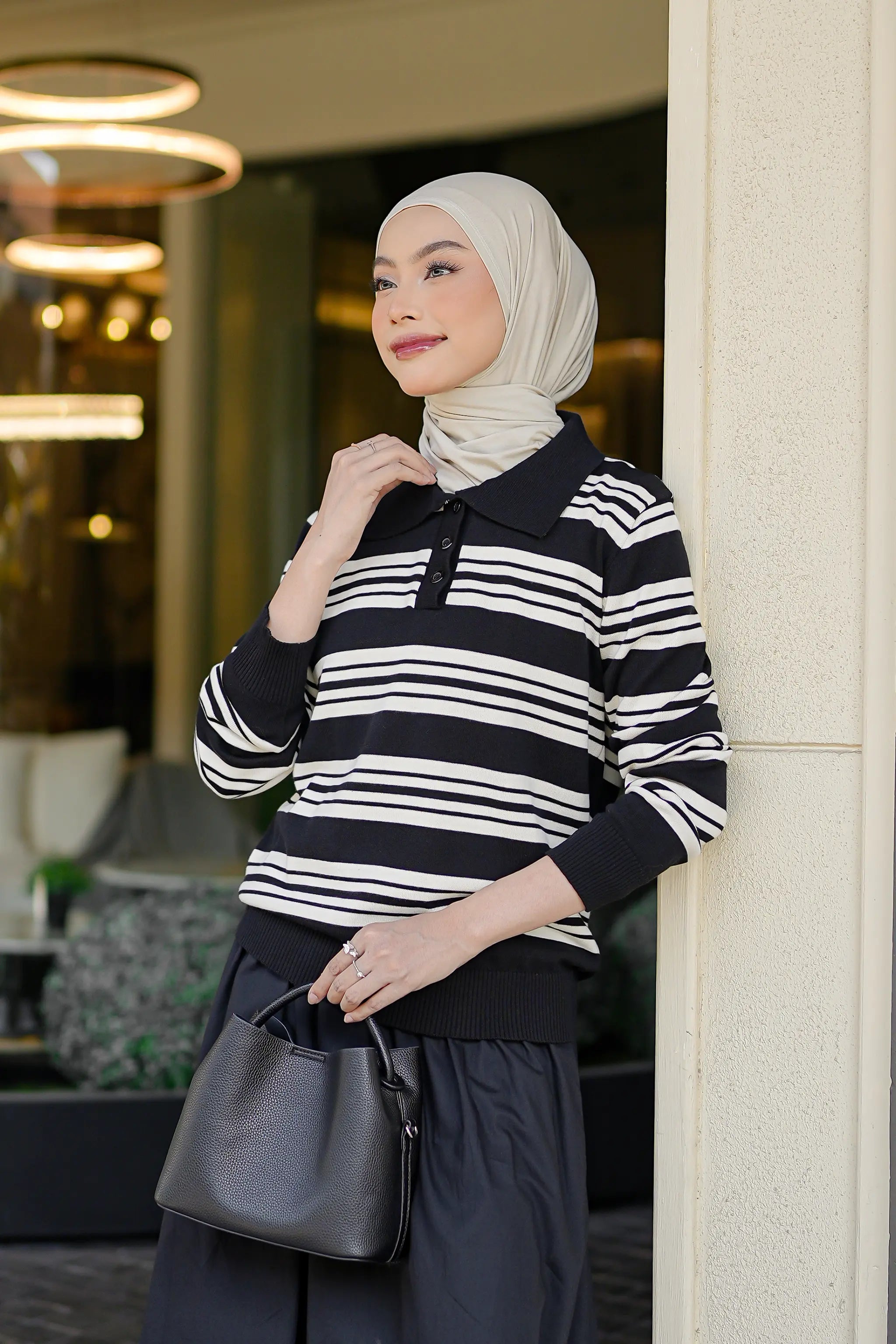 Avery Striped Sweatshirt in Black