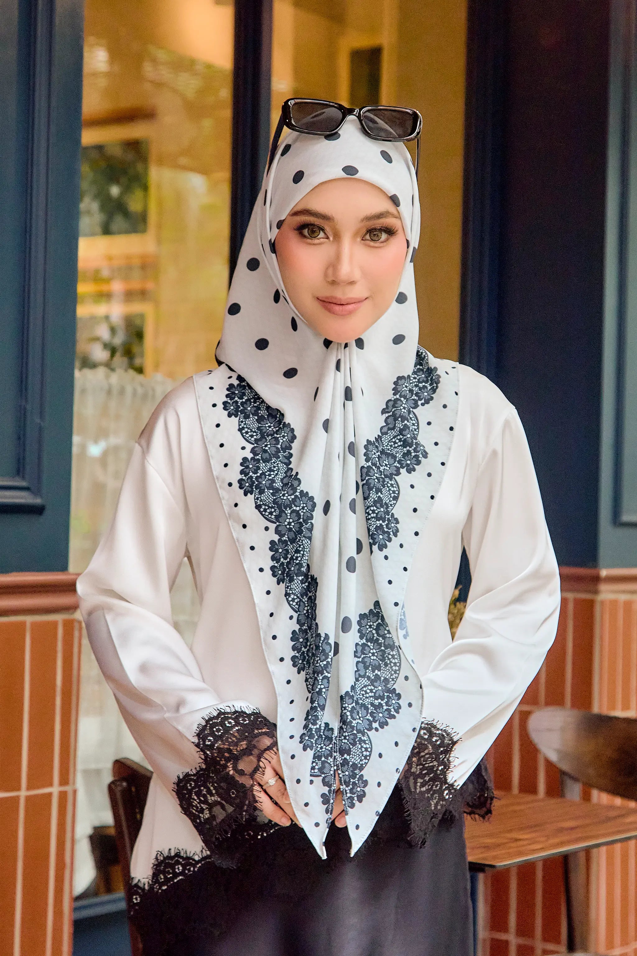 Between The Lace in Ivory | Printed Chiffon Tri-Ezy