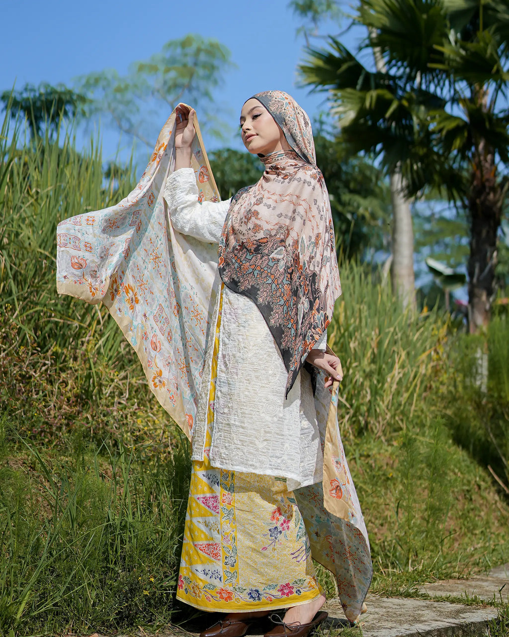 Warkah Kayangan in Chitra | Modal Shawl