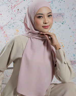 Inara Ezy in Pink Blush
