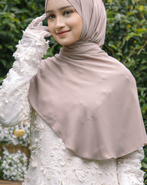 Sofia Shawl Swarovski in Fawn