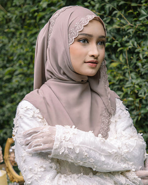 Baesic Sulam Melur Shawl in Fawn