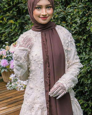 Baesic Sulam Teratai Shawl in Chocolate