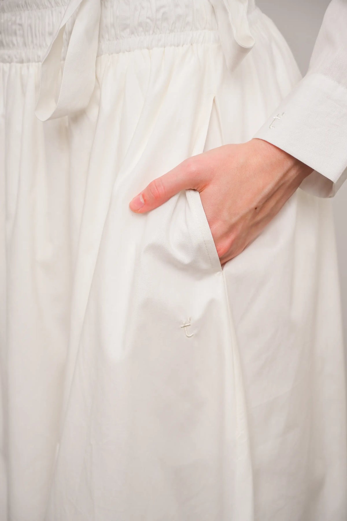 Signature Cotton Poplin Flow Skirt in Off White