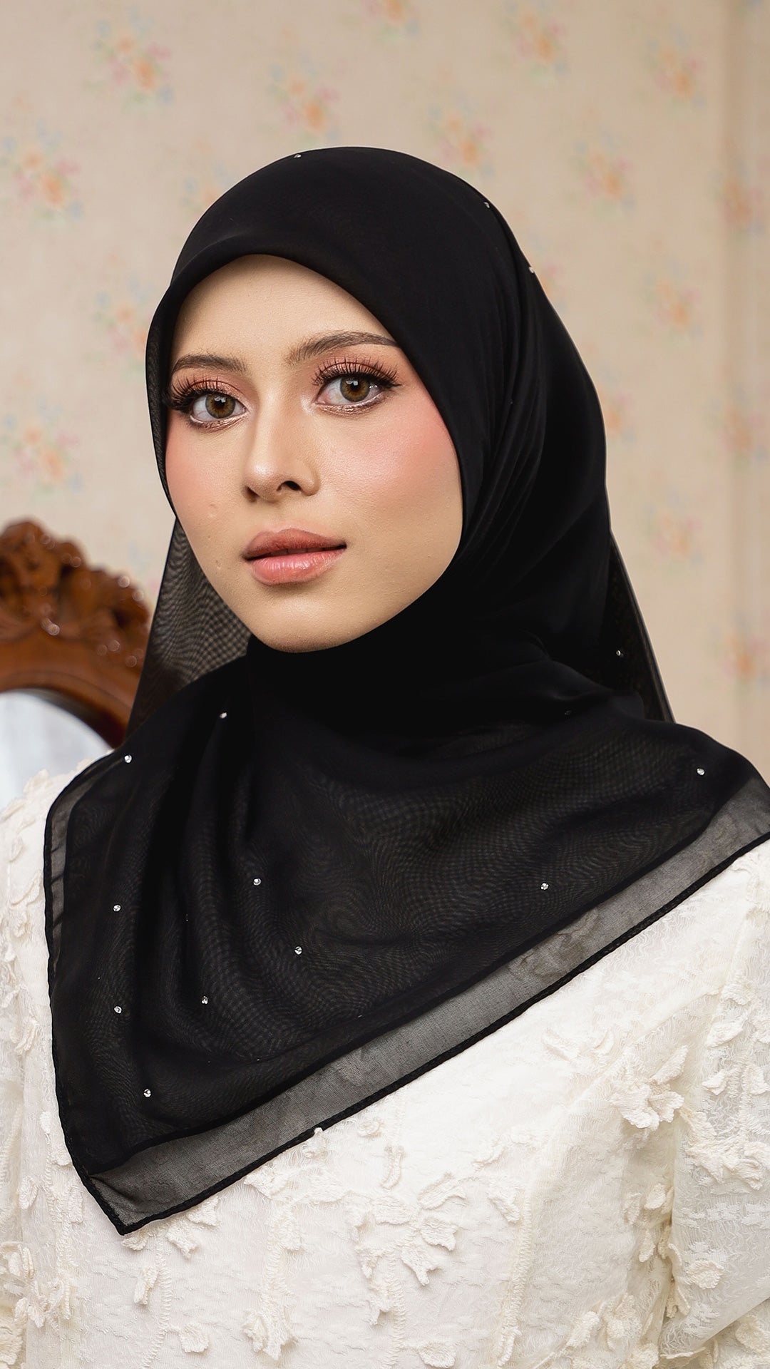 Sofia Bawal Swarovski in Black Iris