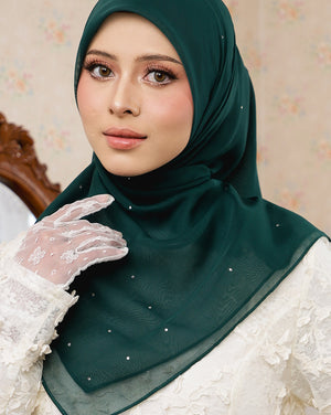 Sofia Bawal Swarovski in Emerald