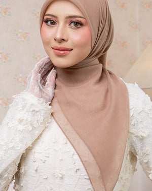 Sofia Bawal Swarovski in Hazelnut