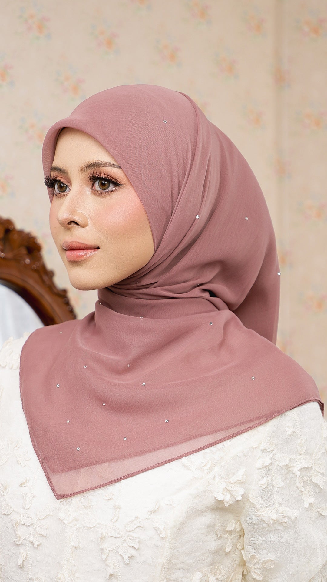 Sofia Bawal Swarovski in Mauve