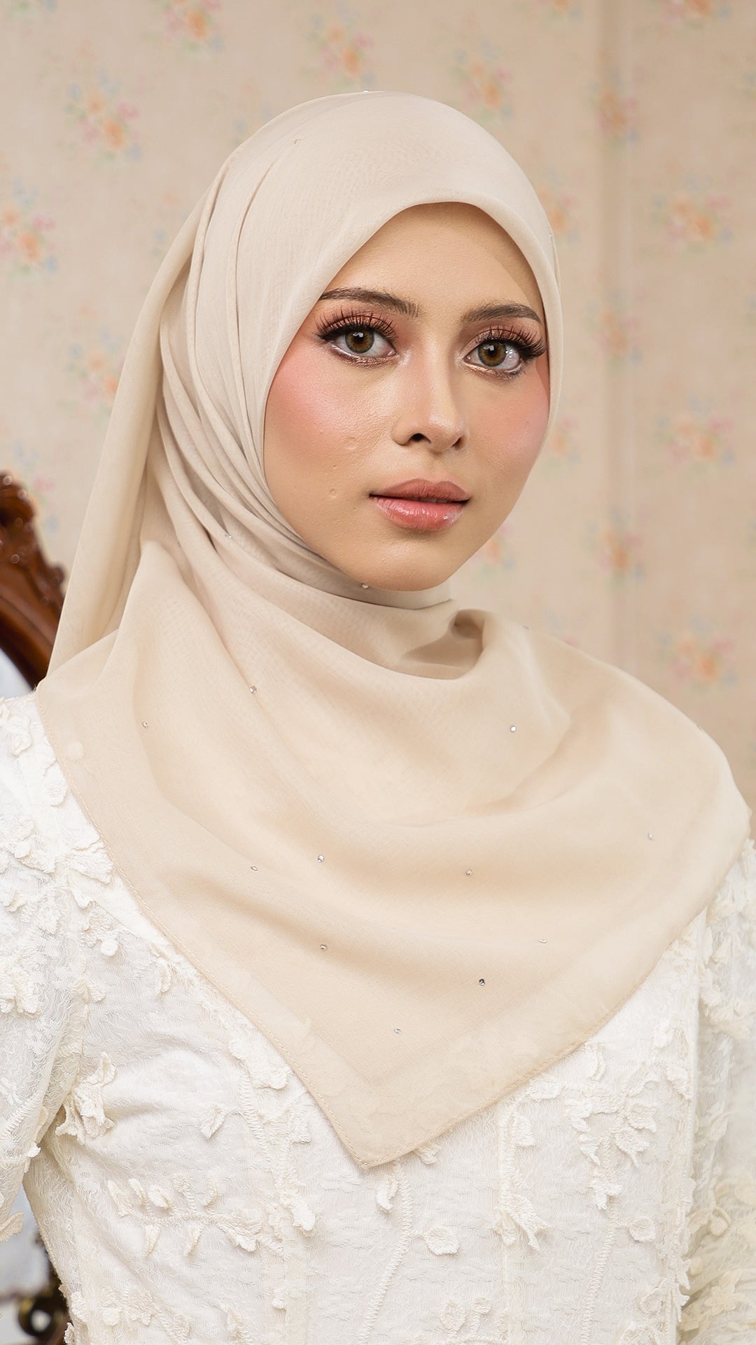 Sofia Bawal Swarovski in Peach Yellow