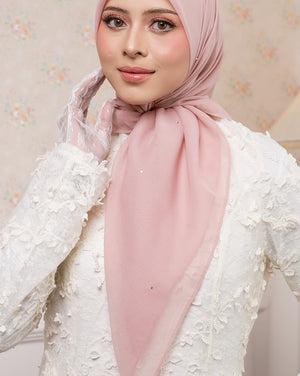 Sofia Bawal Swarovski in Salmon