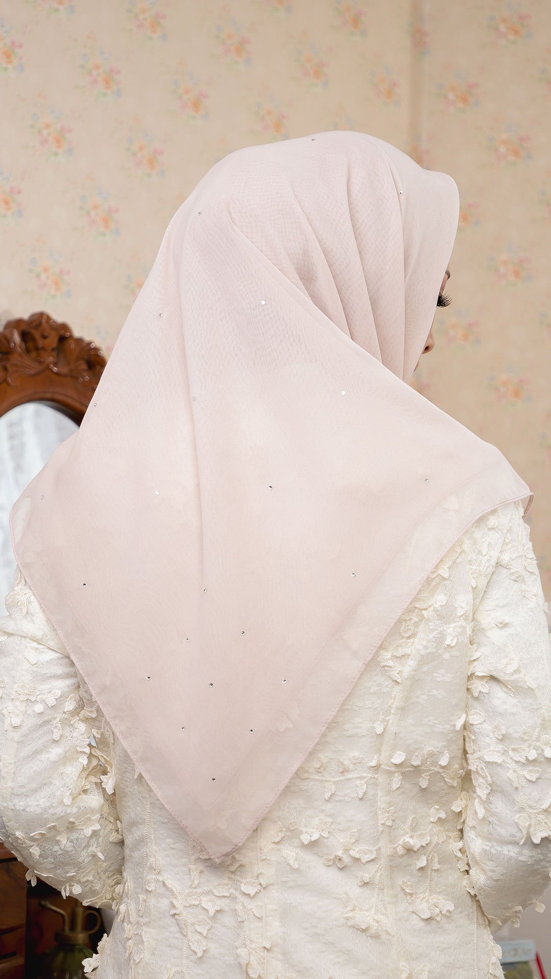 Sofia Bawal Swarovski in Tan