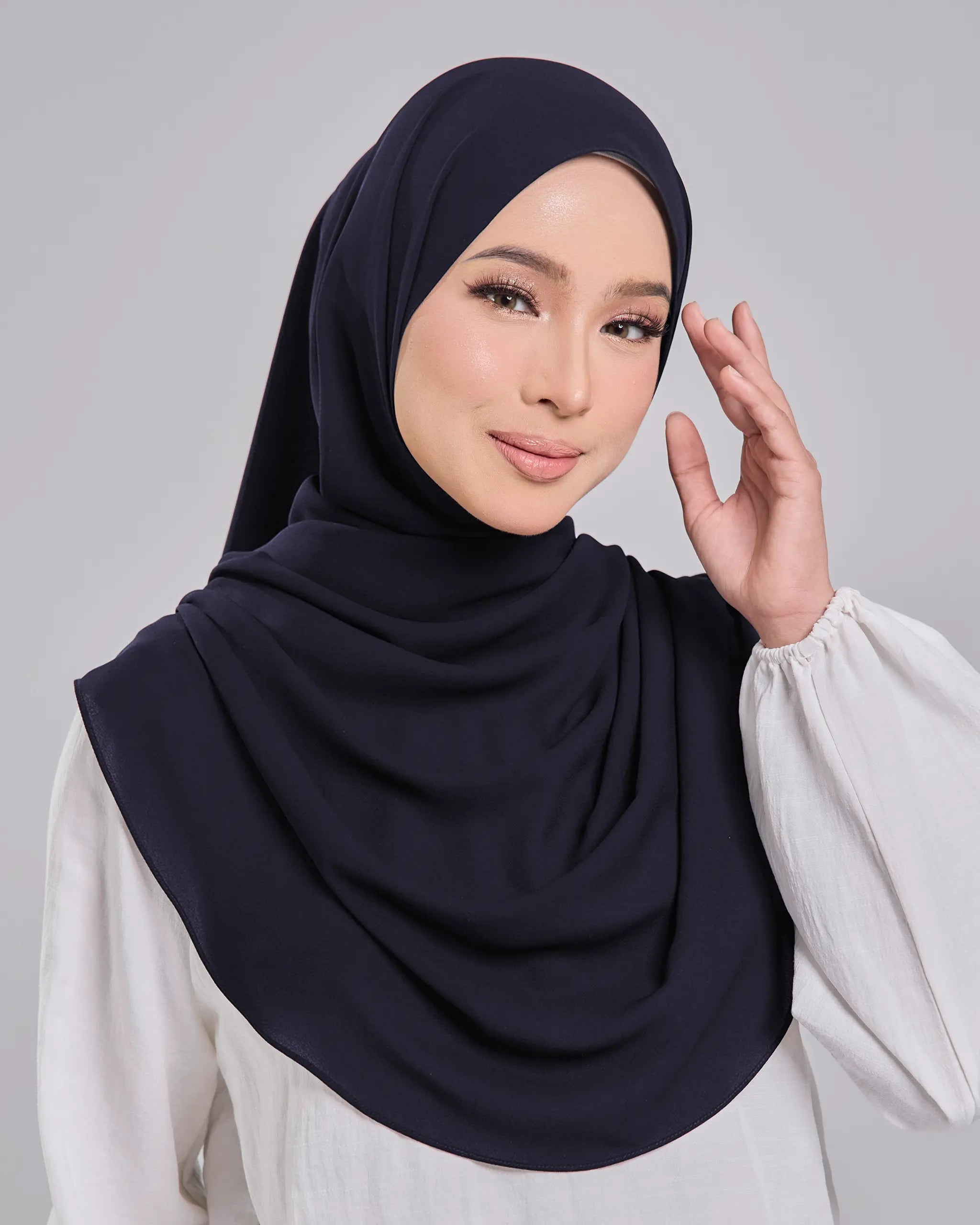 Baesic Premium Chiffon Shawl in Navy