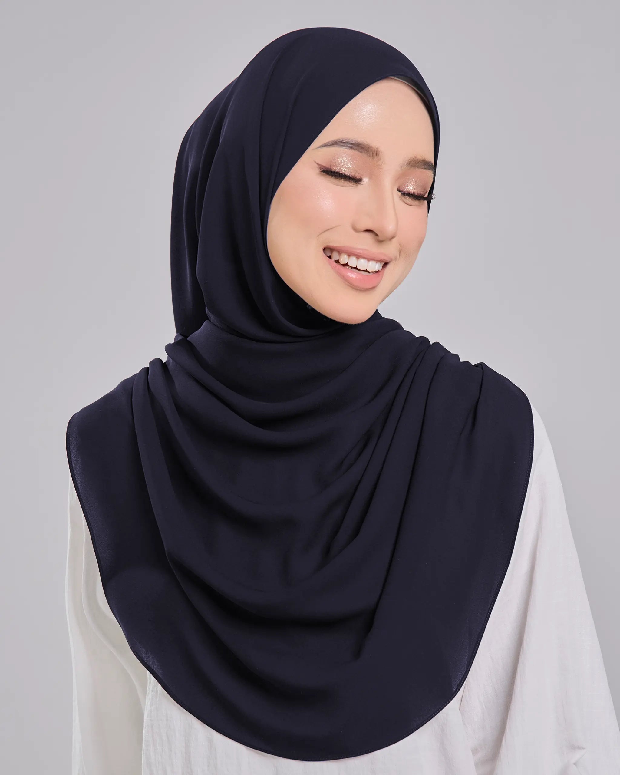 Baesic Premium Chiffon Shawl in Navy