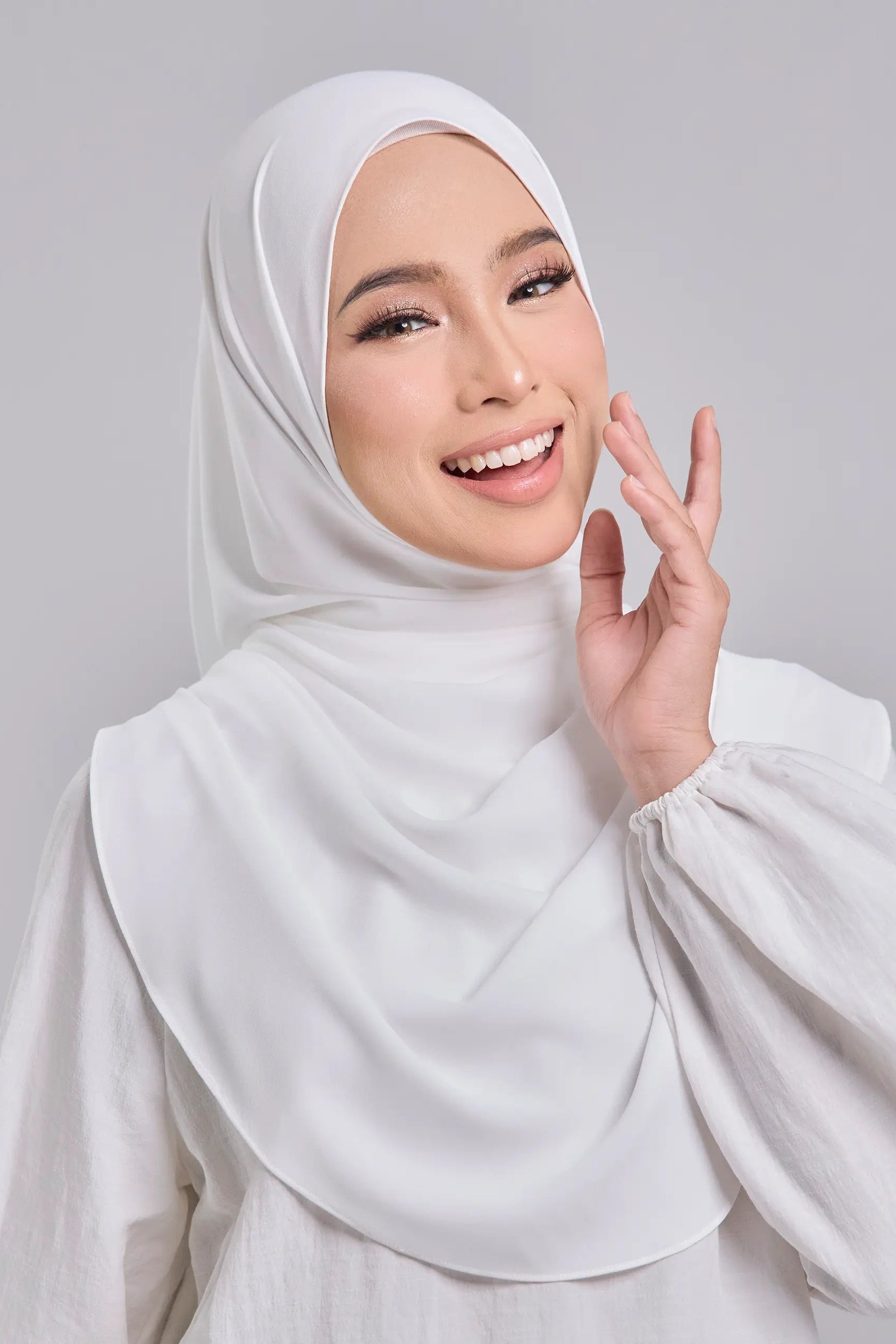 Baesic Premium Chiffon Shawl in Off White