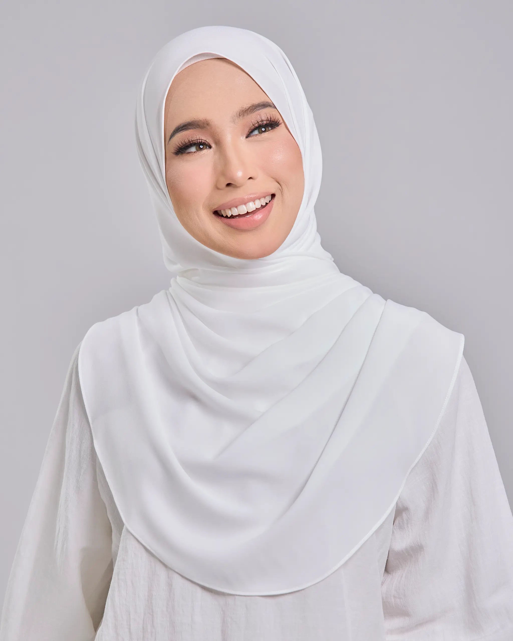 Baesic Premium Chiffon Shawl in Off White