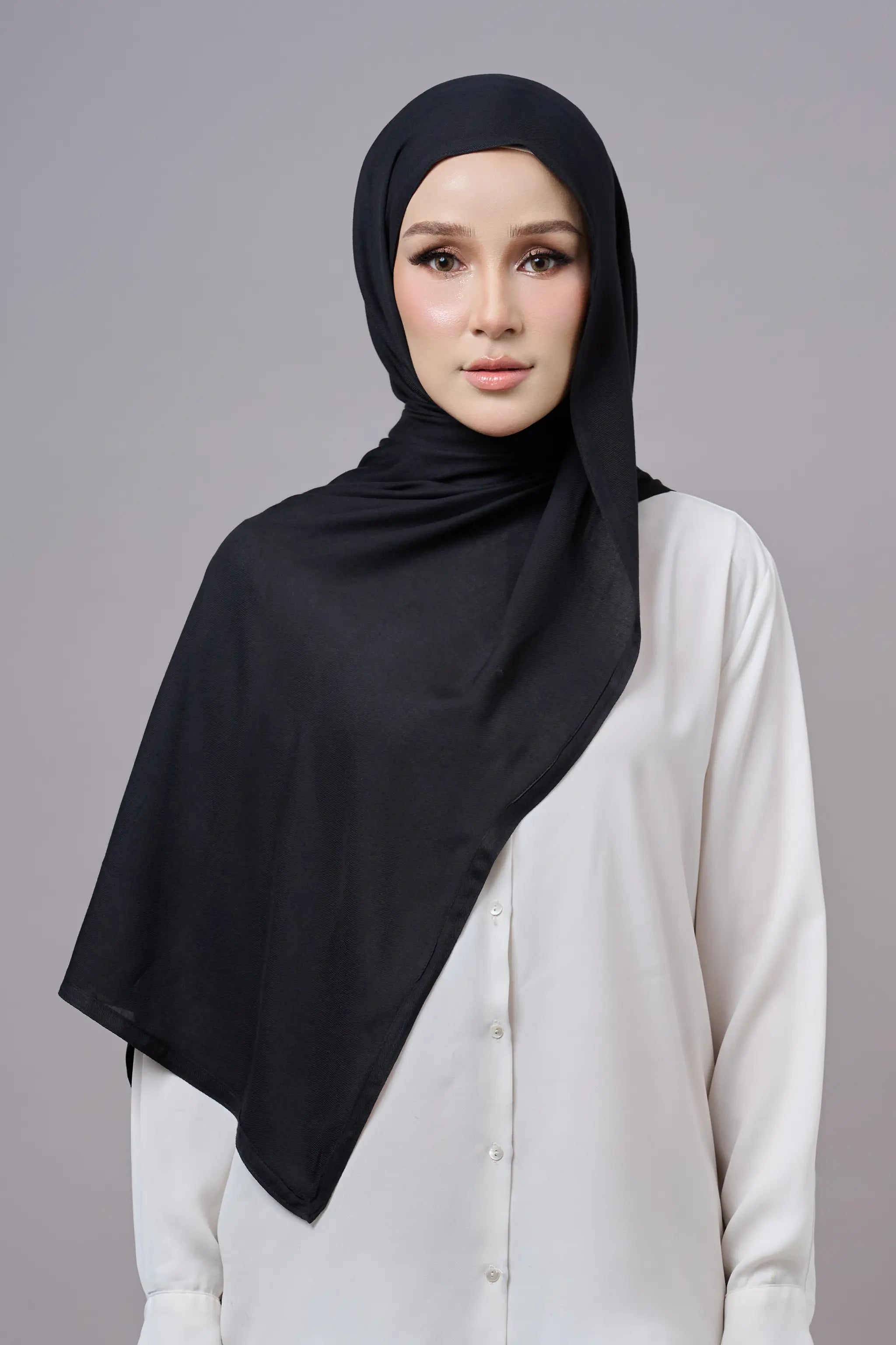 Baesic Modal Shawl in Black