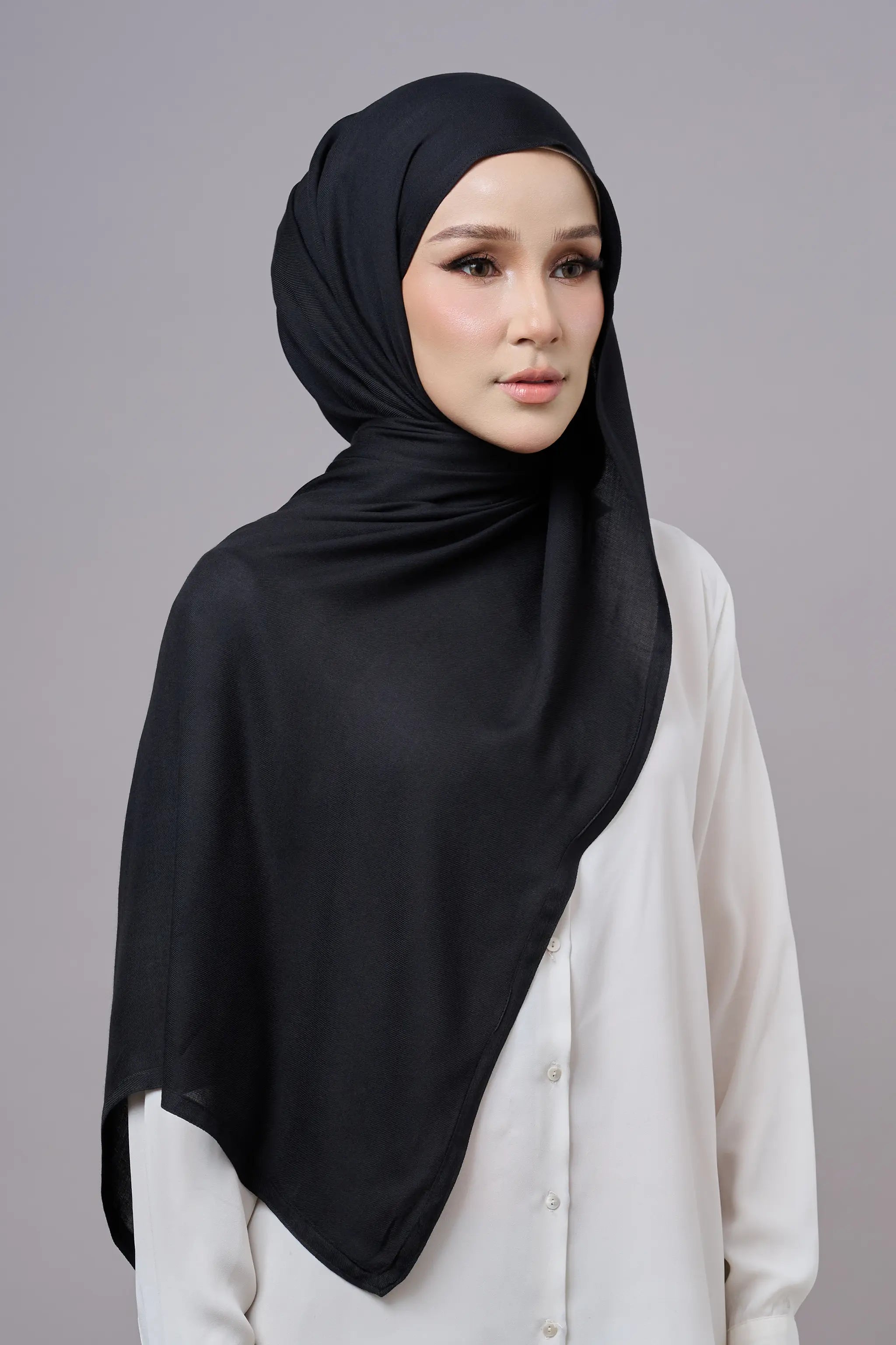 Baesic Modal Shawl in Black