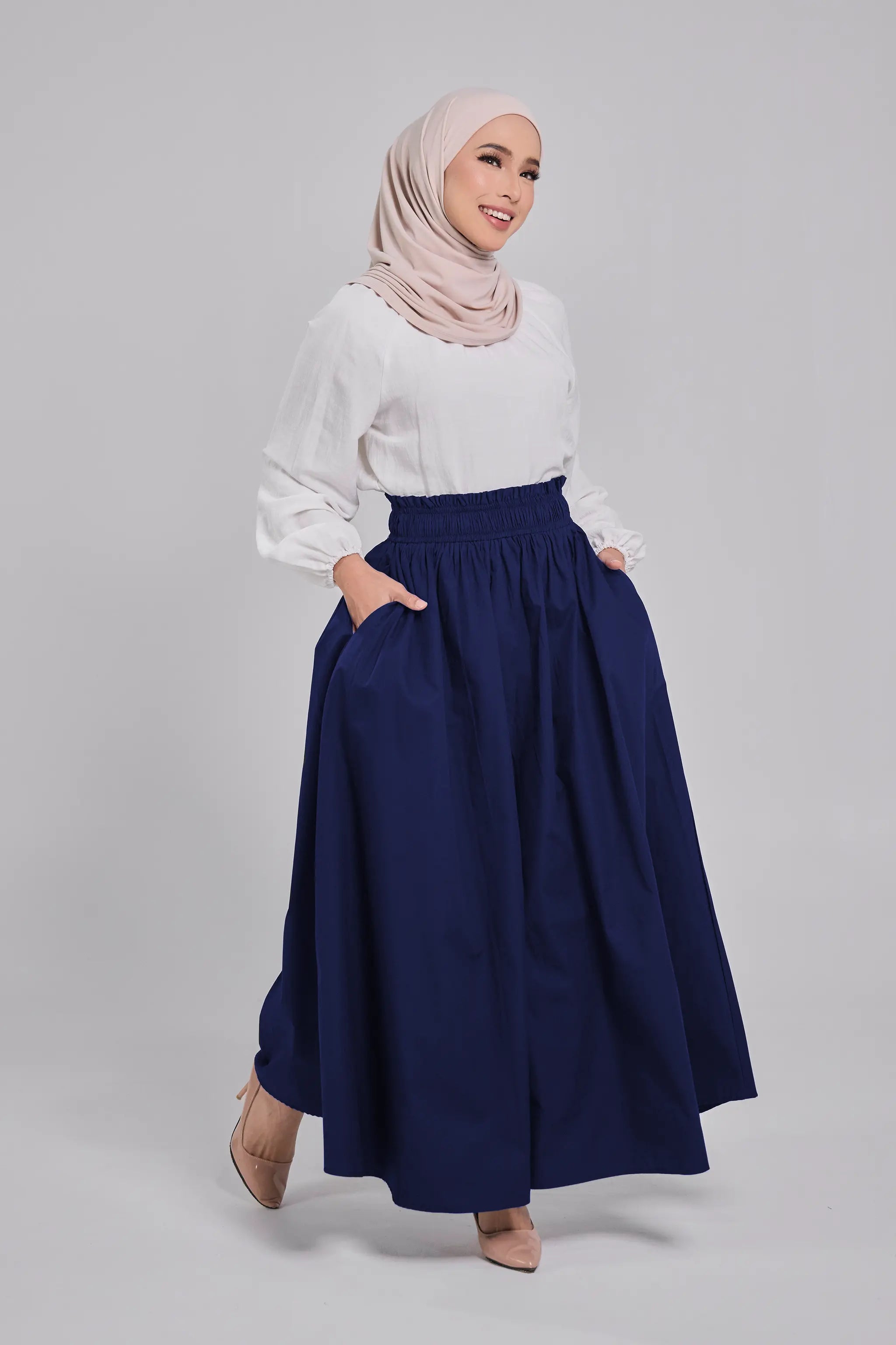 Lily Cotton Poplin Skirt in Navy