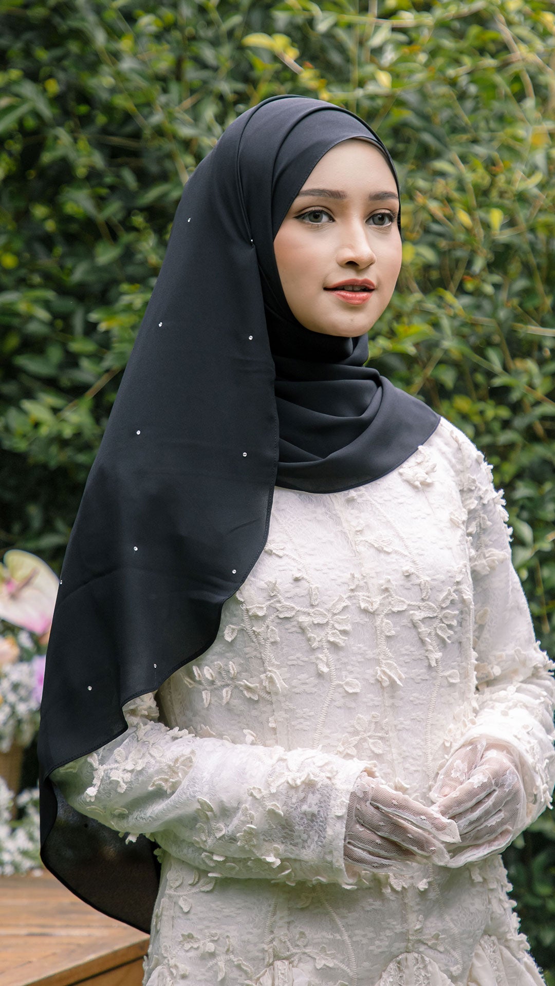 Sofia Shawl Swarovski in Black