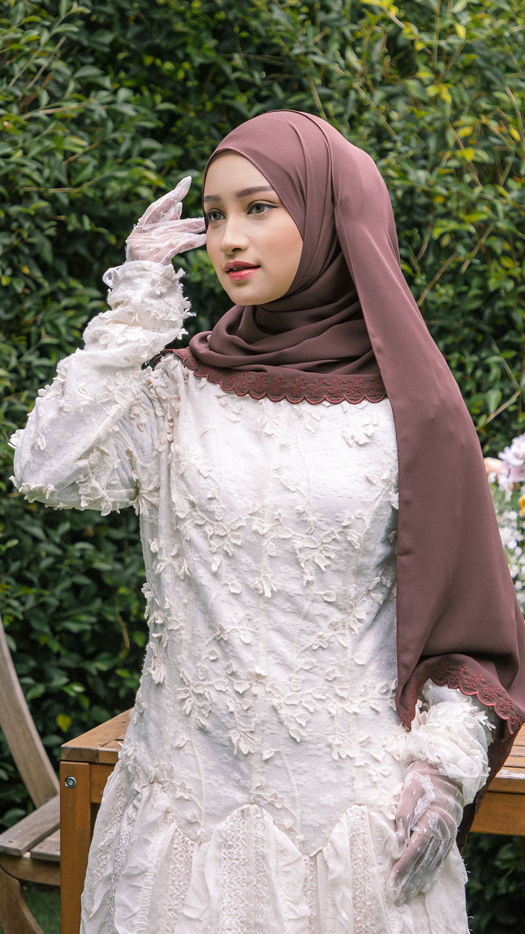 Baesic Sulam Melur Shawl in Chocolate