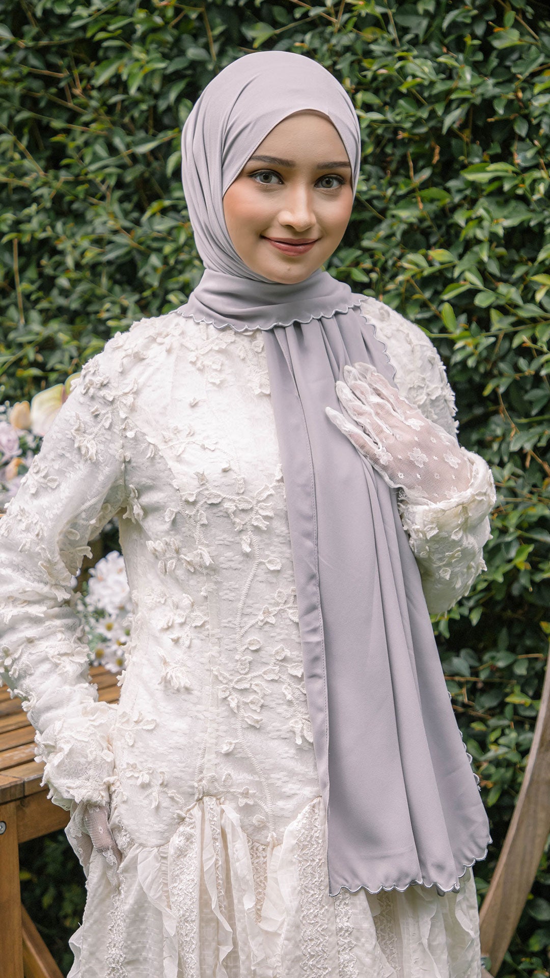 Baesic Sulam Teratai Shawl in Ice Purple