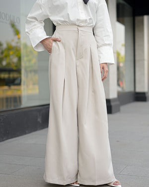 Sandra Pants in Beige